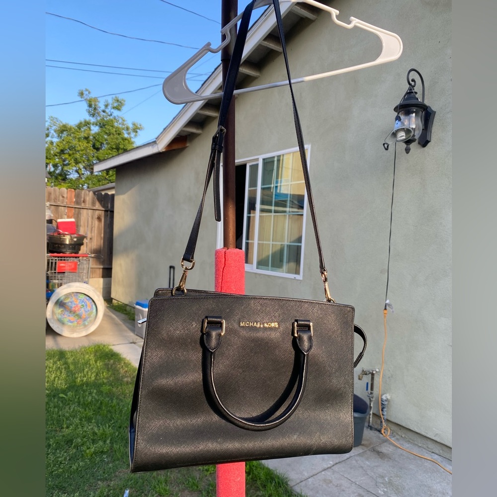 MICHAEL KORS HAND BAG AUTHENTIC